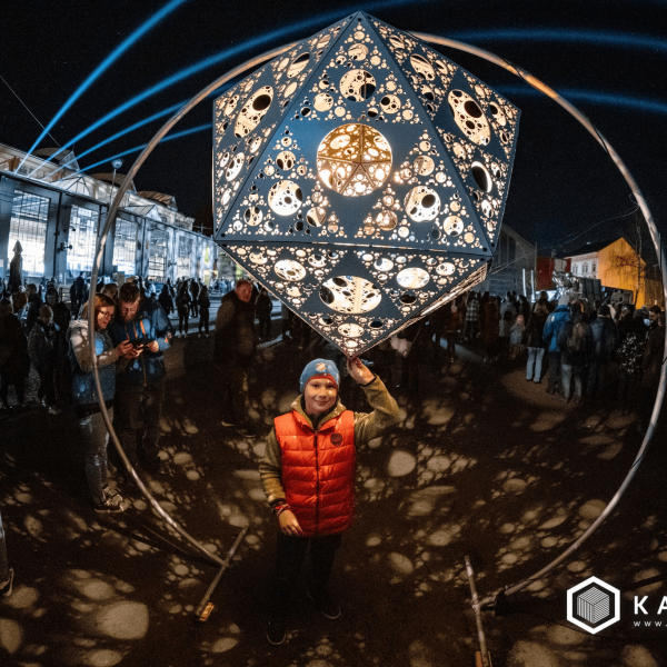 Archivní snímek světelné instalace z galerie Světlo v ulicích