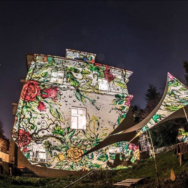 Archivní snímek světelné instalace z galerie Světlo v ulicích